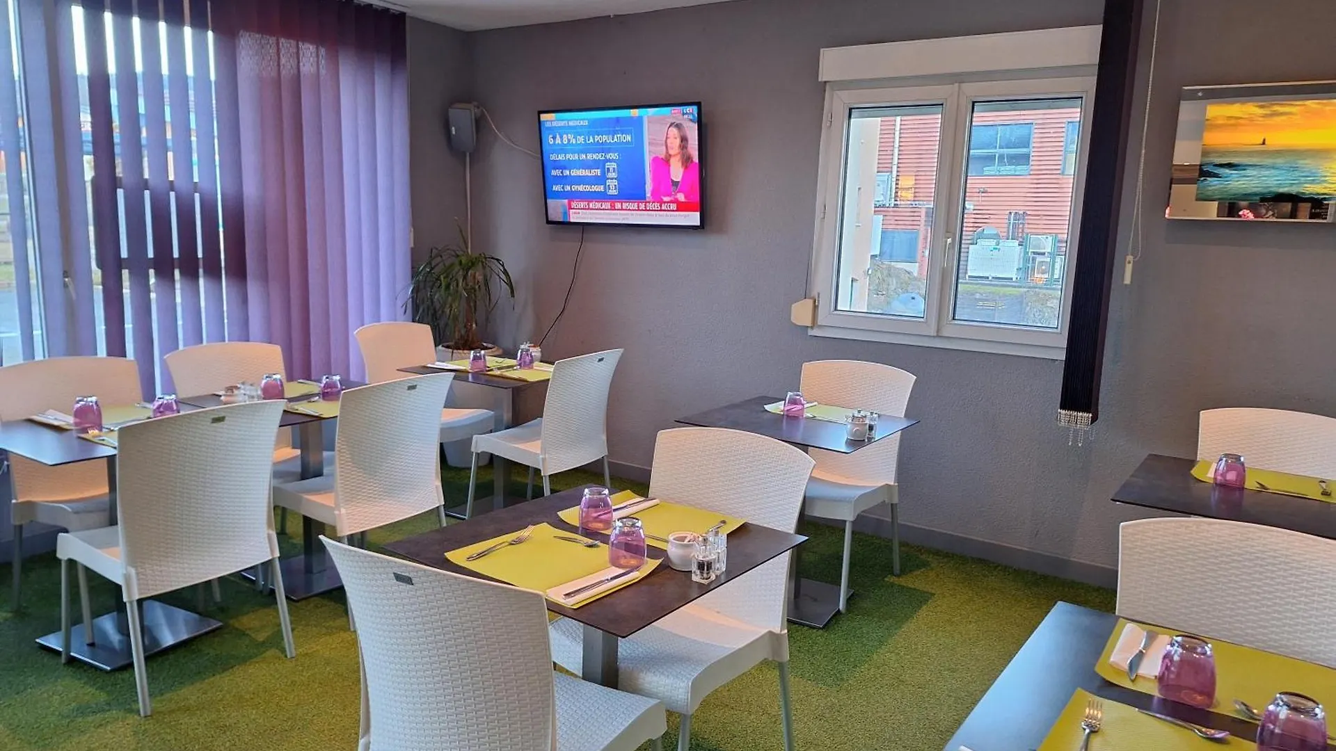 Hotel le Foron La Roche-sur-Foron 3*,  France