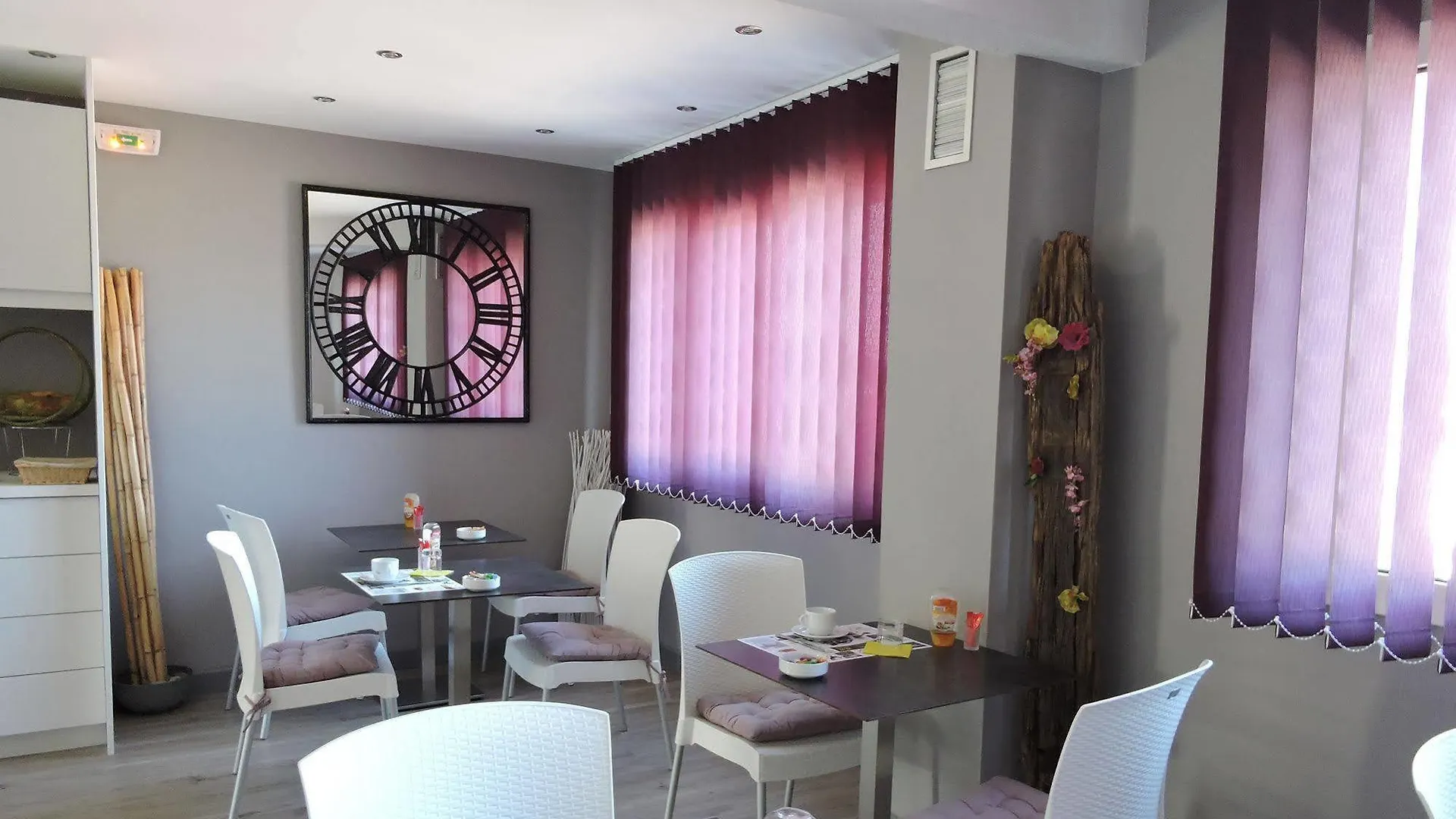 Hotel Le Foron La Roche-sur-Foron 3*,  Fransa